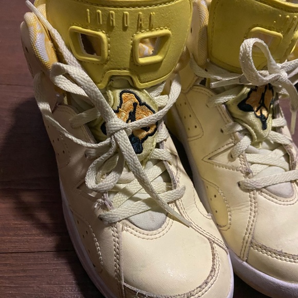 Kids Jordan’s - Picture 2 of 4